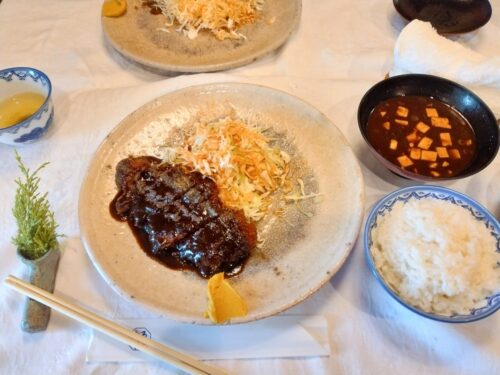 むろまちの味噌カツ定食