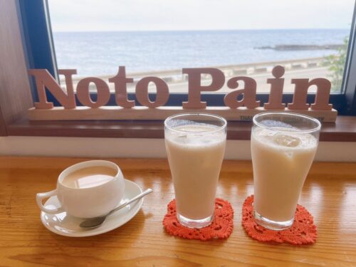 能登パンnotopainのカウンター席と注文したドリンク